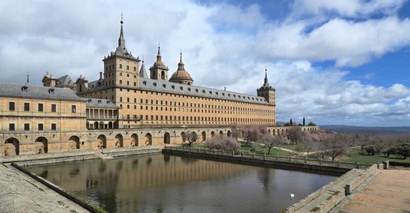 San Lorenzo de El Escorial: Monastery and Site Guided Tour - A Deep Dive into the Experience
