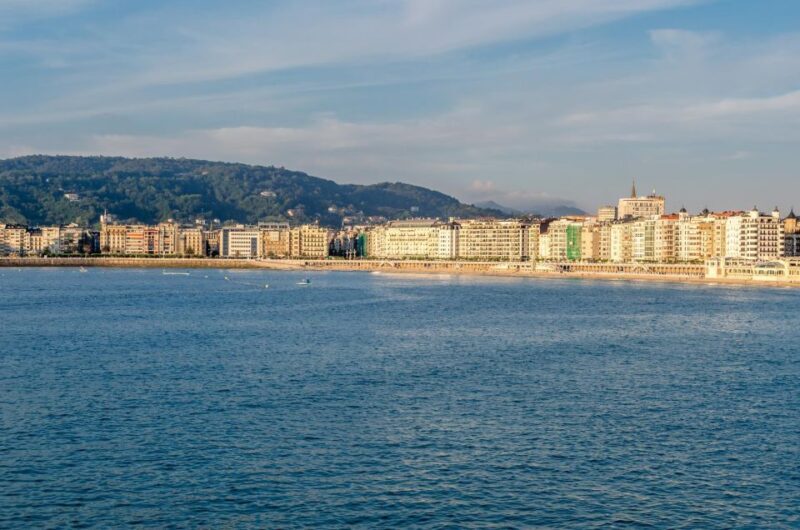 San Sebastian: Express Walk with a Local in 60 minutes - What Makes This Tour Stand Out?