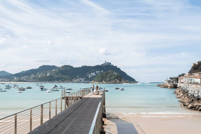 San Sebastian: Guided Walking Tour with Pintxo and Drink - Exploring San Sebastián’s Highlights