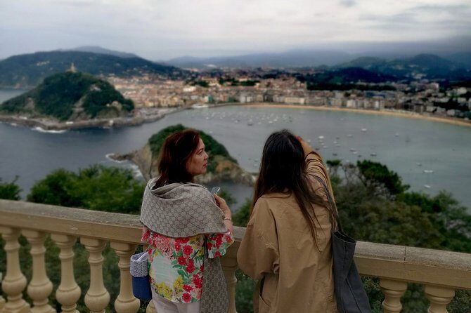 San Sebastian Highlights Private City Tour with Hotel Pick up - Key Points