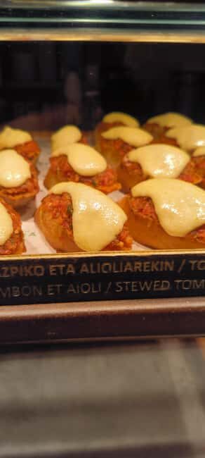 San Sebastian: Pintxo Tour with Wine and Ex-Chef Guide - Who Should Consider This Tour