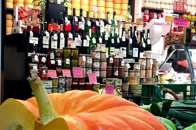 San Sebastián Private Food-Historical tour & meal at a Gastronomy Club - The Meal and Wine Pairings