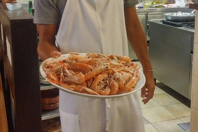 San Sebastián Private Food-Historical tour & meal at a Gastronomy Club - A Closer Look at the Experience