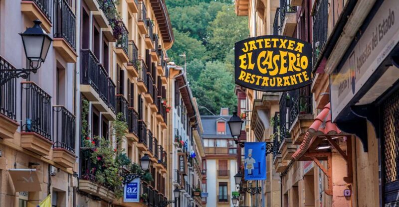 San Sebastian: Private Walking Tour with Pintxo and Drink - Exploring San Sebastian’s Top Sights