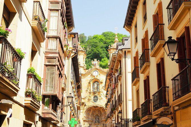 San Sebastian Scavenger Hunt and Highlights Self-Guided Tour - The Itinerary and Key Stops