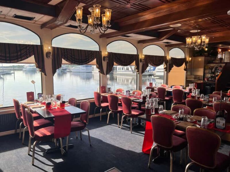 Sanford: St. Johns River Dinner Cruise with Live Music - Key Points