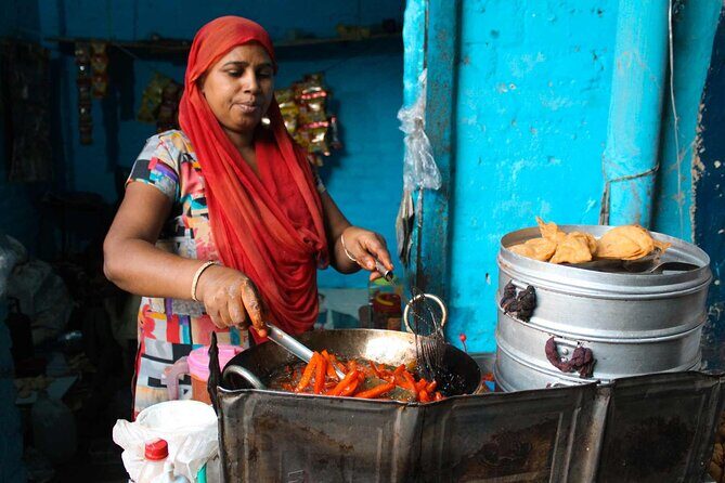 Sanjay Colony Slum Tour - The Practical Side: Logistics and Safety