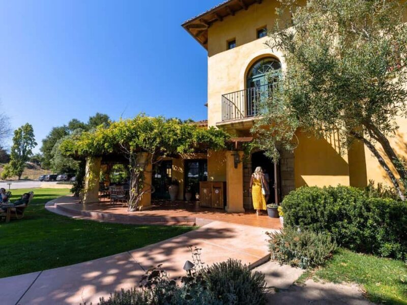 Santa Barbara 3-Winery Tour with Picnic Lunch & Tastings - Key Points