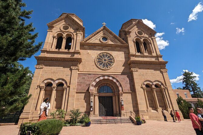 Santa Fe Scavenger Hunt Walking Tour and Game - Who Should Consider This Tour?