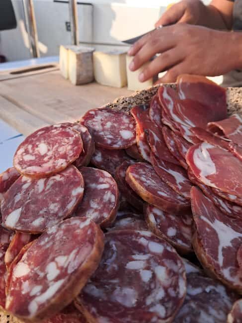 Santa Giulia : Sunset Cruise & Apéritif - FAQs