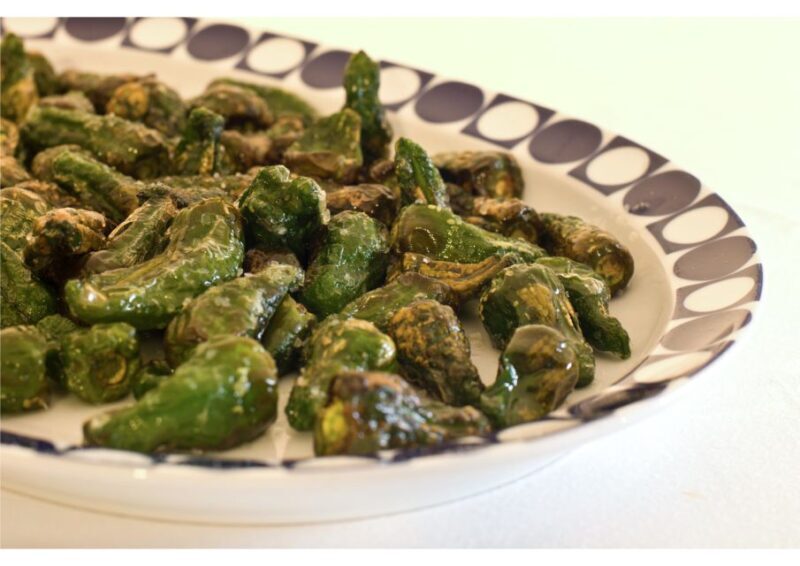 Santiago de Compostela: legends tour and galician dinner - Key Points