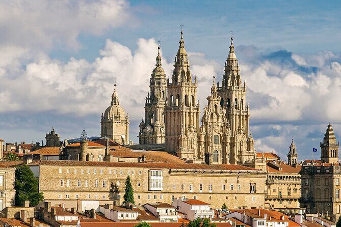 Santiago de Compostela Private Transfer from SCQ Airport to City centre - Why Opt for This Private Transfer?
