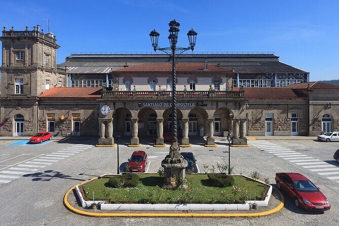 Santiago de Compostela Private Transfer from SCQ Airport to City centre - FAQ