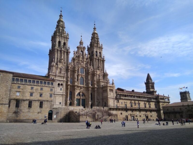Santiago de Compostela & Valença - Private tour from Porto - Starting Point and Logistics