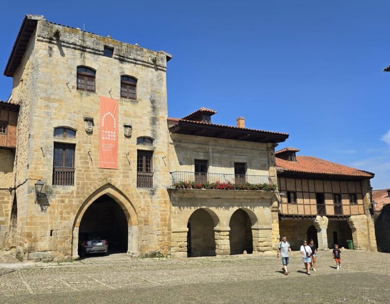 Santillana del Mar: exclusive private tour with Collegiate Church of Santa Juliana - Key Points