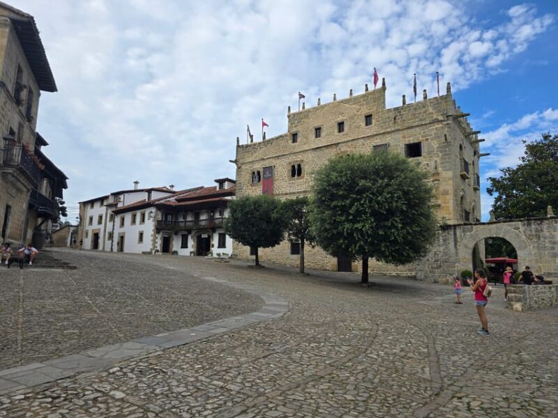 Santillana del Mar: exclusive private tour with Collegiate Church of Santa Juliana - FAQs