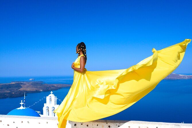 Santorini 2h Private Flying Dress Photoshoot with Transportation - The Photos: Quality and Delivery