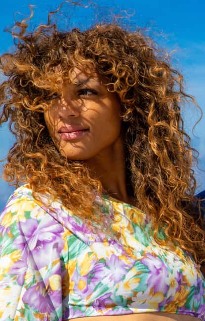 Santorini: 40-minute Photoshoot in Oia - The Experience Itself: Value & Authenticity