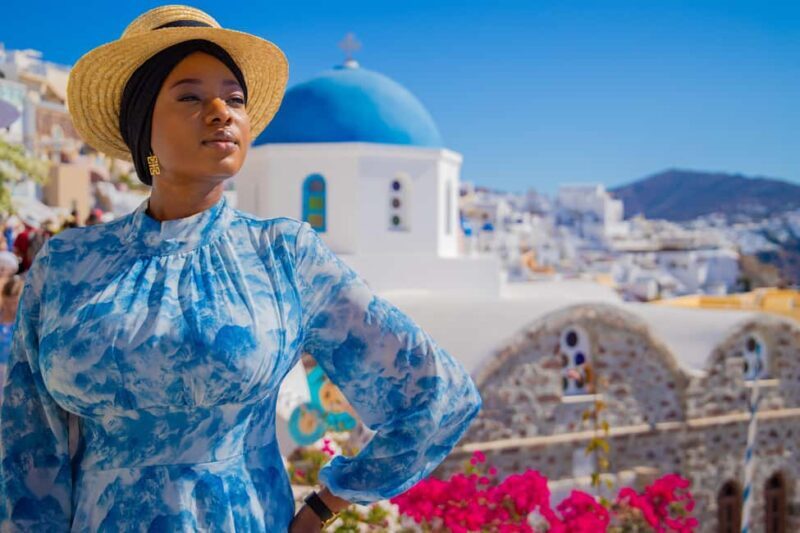 Santorini: 40-minute Photoshoot in Oia - Who Should Book This Experience?