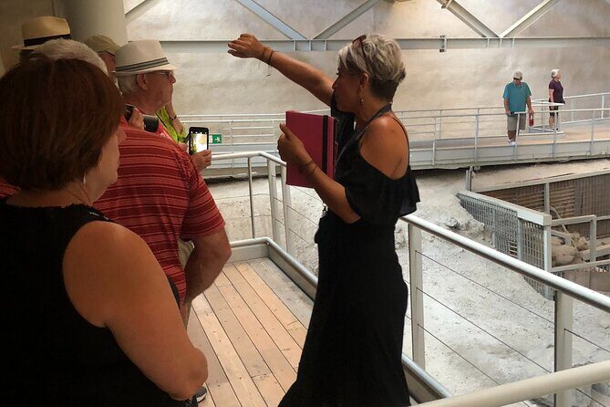 Santorini , Akrotiri tour by a licensed guide - Key Points