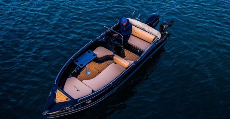 Santorini Boat Cruise -License Free- - Key Points