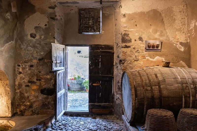 Santorini: Customizable Private Tour with a local Guide - FAQs