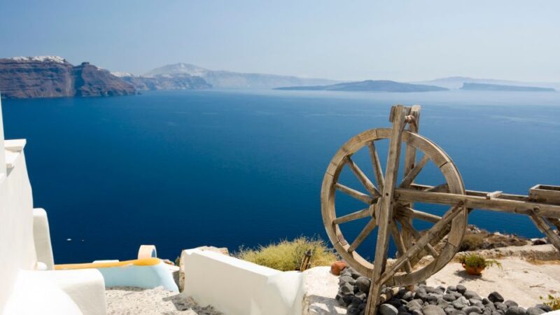 Santorini : Discover with Locals - Small Group Half-day Tour - The Sum Up