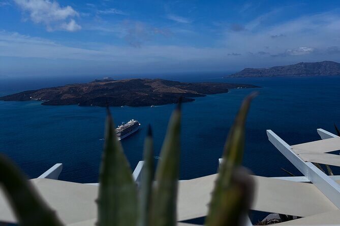 Santorini Elegance:Premium Transfer Services for Airport and Port - Who Should Consider This Service?