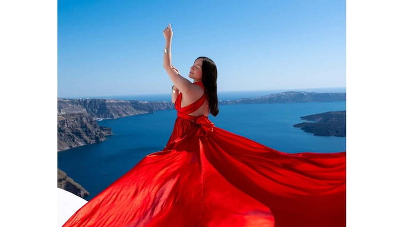Santorini: Flying Dress Photoshoot with Edited Photos - Key Points