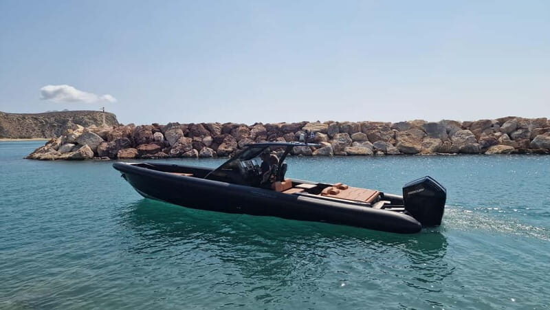 Santorini: High-Speed Cruise on a Sleek, Modern Yacht - Key Points