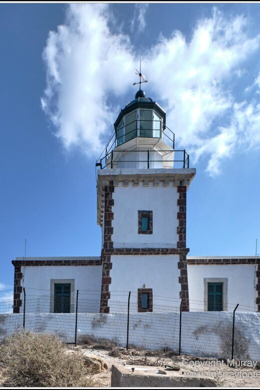 Santorini: Highlights prive tour & wine tasting-local guide - Who Should Book This Tour?