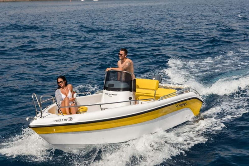 Santorini: license free boat in Santorini - Pricing and Value
