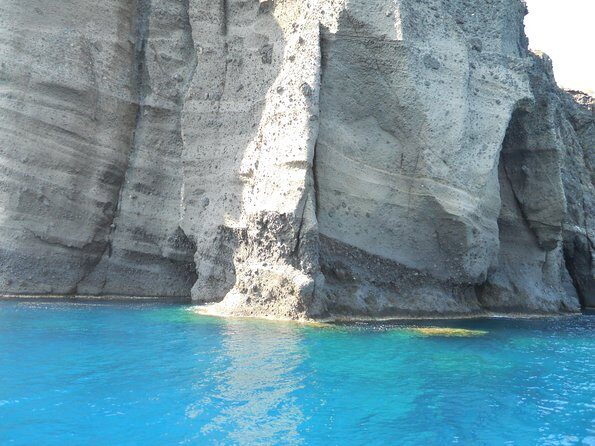 Santorini Luxury Catamaran Sunset Cruise with BBQ, Drink and Transfer - FAQ