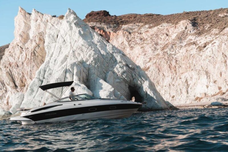 Santorini: Luxury private speedboat with food and drinks - FAQ