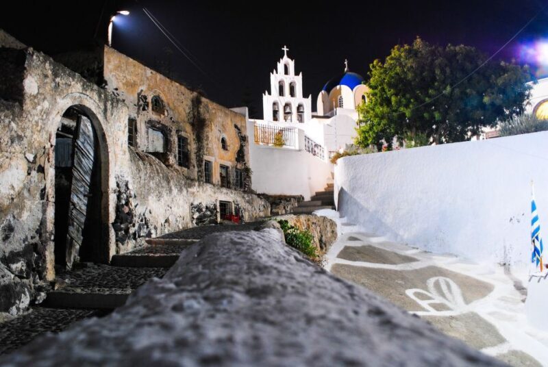 Santorini: Oia Cultural Highlights Sunset Walking Tour - How to Make the Most of This Tour