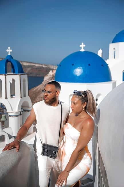 Santorini: Oia Private Couple Photoshoot with 35 Photos - Introduction