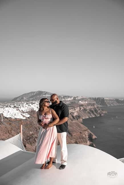 Santorini: Oia Private Couple Photoshoot with 35 Photos - FAQ
