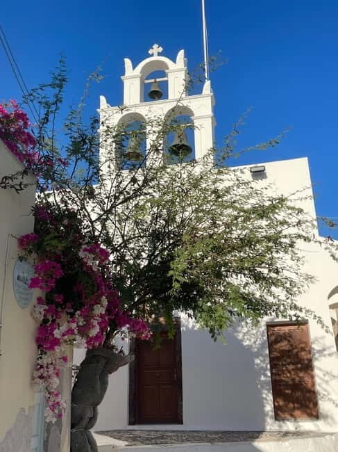 Santorini: Oia Sunrise Walking Tour with Local Guide - Practical Details