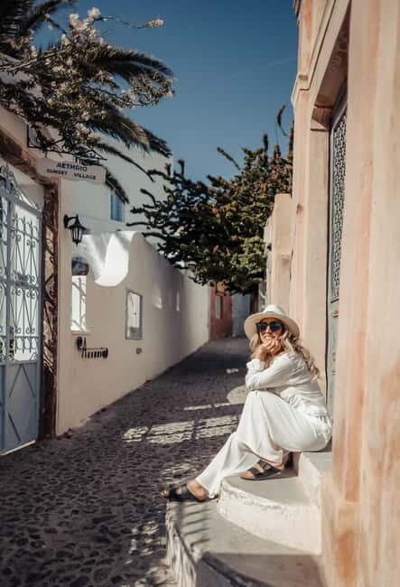 Santorini: Oia Sunrise Walking Tour with Local Guide - Who Will Love This Tour?