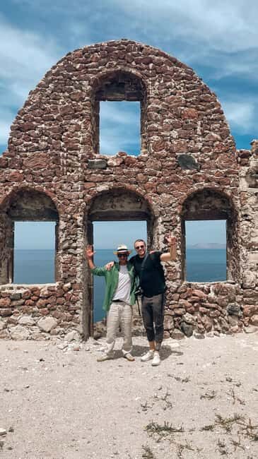 Santorini: Private 3-Hour Highlights Guided Tour with Pickup - A Deep Dive into the Experience