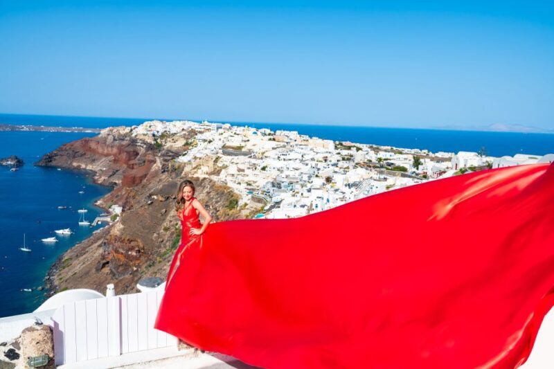 Santorini: Private Flying Dress Photoshoot with Pickup - FAQs