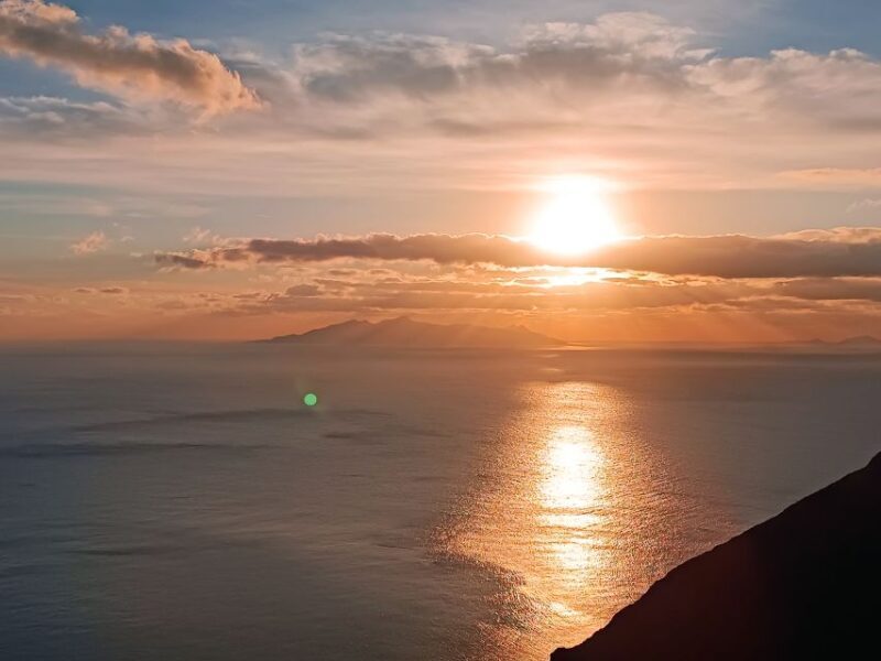 Santorini: Private Guided Sunrise Tour with a Sunrise View - Exploring the Details of the Sunrise Tour