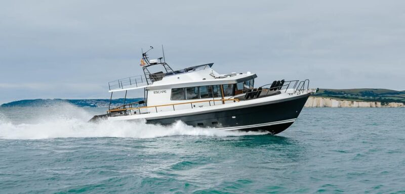 Santorini: Private Motor Yacht Cruise with Meal & Open Bar - Key Points