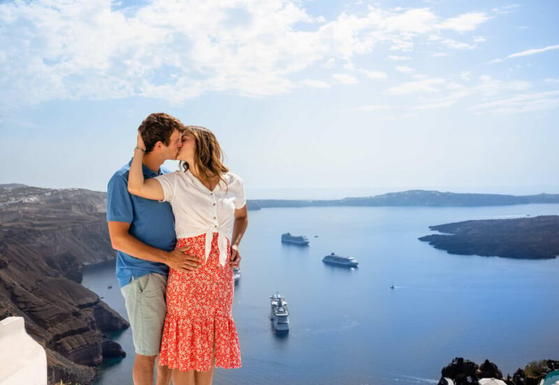 Santorini: Private Photoshoot Tour by a Pro Photographer - FAQ