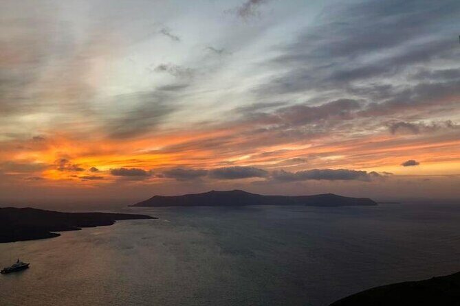 Santorini Private Roundtrip Transfer from/to Airport,Port & Hotel - FAQ