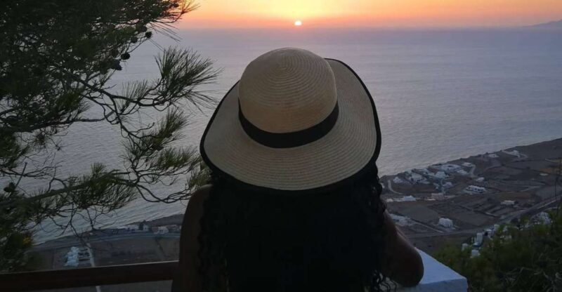 Santorini: Private Sunrise Tour with Breakfast and Oia Visit - Practicalities and What to Expect