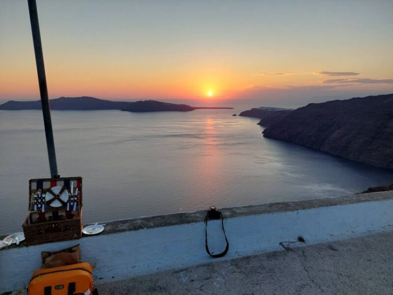 Santorini: Private Sunset Tour with Picnic & Transfer - How Reviews Reflect the Experience