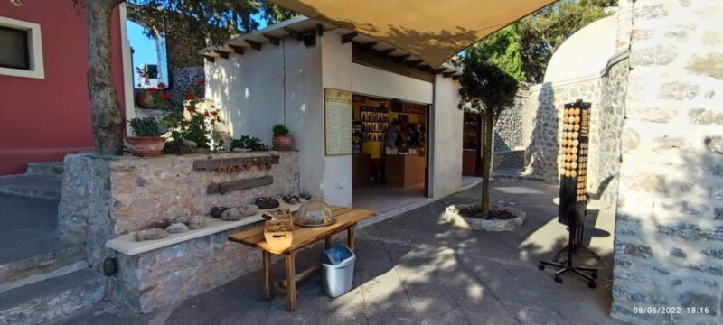 Santorini: Private Sunset Tour with Picnic & Transfer - The Sum Up