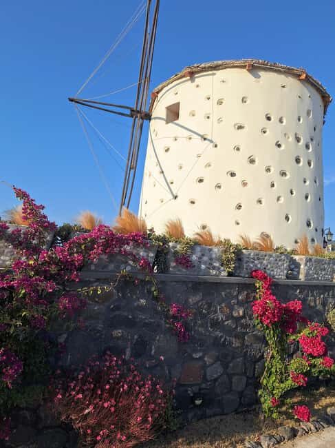 Santorini Private Tour: Hidden Gems & Wine Experience - Key Points