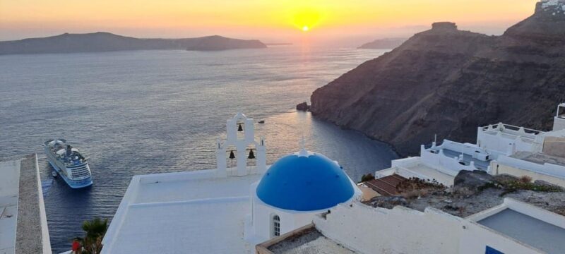 Santorini: Private Tour in Spanish with Local Guide - Starting Point: Seamless Pickup & Comfortable Transport